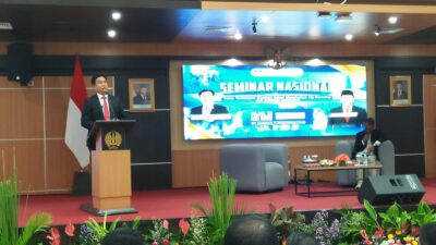 Kuliah Umum di UNESA, Yusril Ihza Mahendra Bahas Tantangan Regulasi Gig Economy dan AI