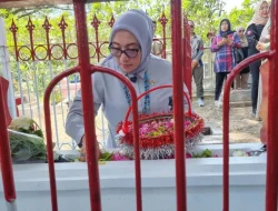 Menteri PPPA Tabur Bunga di Makam Marsinah, Simbol Penghargaan untuk Pejuang Perempuan