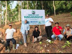 Jamkrindo Perluas Pemberdayaan Ekonomi Masyarakat Garut lewat Bank Sampah dan Hilirisasi Kopi