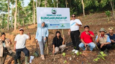 Jamkrindo Perluas Pemberdayaan Ekonomi Masyarakat Garut lewat Bank Sampah dan Hilirisasi Kopi