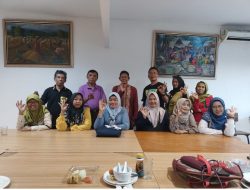 Merajut Kebersamaan Menuai Kemajuan Pengurus Lingkungan di Surabaya Barat