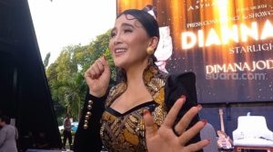Dianna Dee Starlight Pengenalan Di Mana Jodohku, 11 Lagu Menyusul Dirangkum di area Vinyl