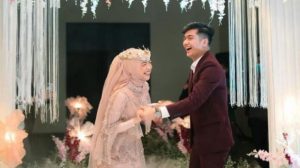 Ria Ricis Belikan Oleh-oleh Mahal Untuk Teuku Ryan dari Jepang, Kode Bakal Rujuk?