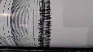 Seismograf Gunung Semeru di area Jawa Timur Rekam Guncangan Kuat Gempa Garut
