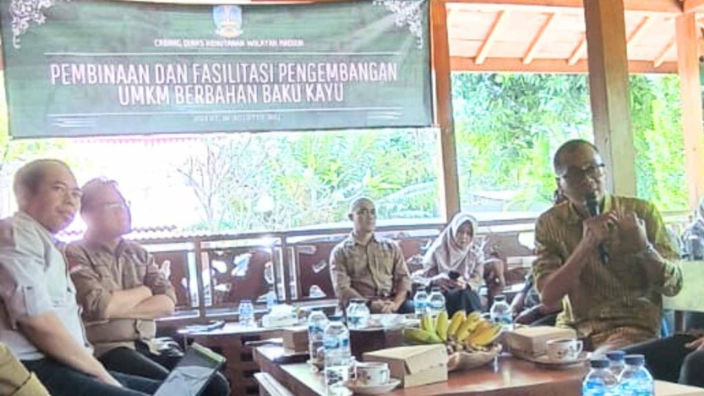Pengrajin Kayu di Ngawi Dapatkan Fasilitasi Dinas Kehutanan Provinsi Jawa Timur