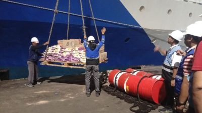 Pelni Angkut 200 Koli Bantuan Gempa NTT dengan KM Tidar