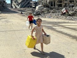 Krisis Air Bersih di Gaza, YDSF Salurkan 62 Ribu Liter Air untuk Ribuan Pengungsi