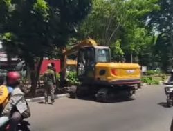 Delapan Bangunan Liar Ditertibkan di Frontage Road Waru Sidoarjo