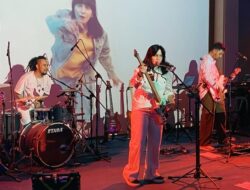 “One Year One Vision” Grand Whiz Hotel Praxis Surabaya Semarakan Perayaan Anniversary Pertama Dukung Musisi Lokal
