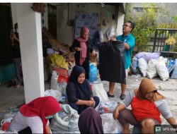 Napas Konsisten Bank Sampah Trio Lestari: Menjaga Simo Mulyo Tetap Hijau dari Sebulan Sekali