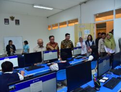 Wamendikdasmen Tinjau TKA Jenjang SD di Surabaya, Pemkot Pastikan Pelaksanaan Berjalan Optimal