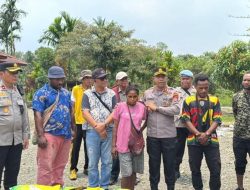 Polisi Kembalikan Demerina, Korban Penculikan KKB Jila, kepada Keluarga