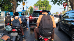 Saat Lampu Merah Berhenti, Kesadaran Berlalu Lintas Jangan Ikut Terhenti