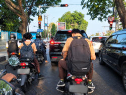 Saat Lampu Merah Berhenti, Kesadaran Berlalu Lintas Jangan Ikut Terhenti