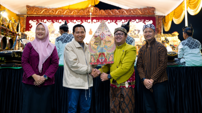 Di Tengah Modernisasi, Bersih Desa Sogaten Rawat Warisan Budaya Jawa Lewat Pementasan Wayang Kulit